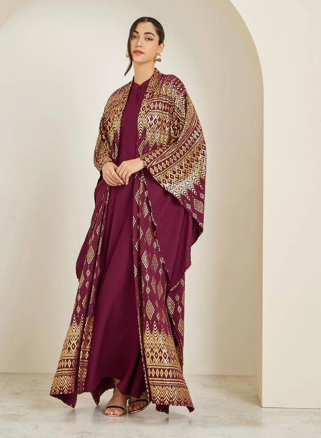 أميرة طقم قفطان برغندي بطبعة فويل مع فستان داخلي